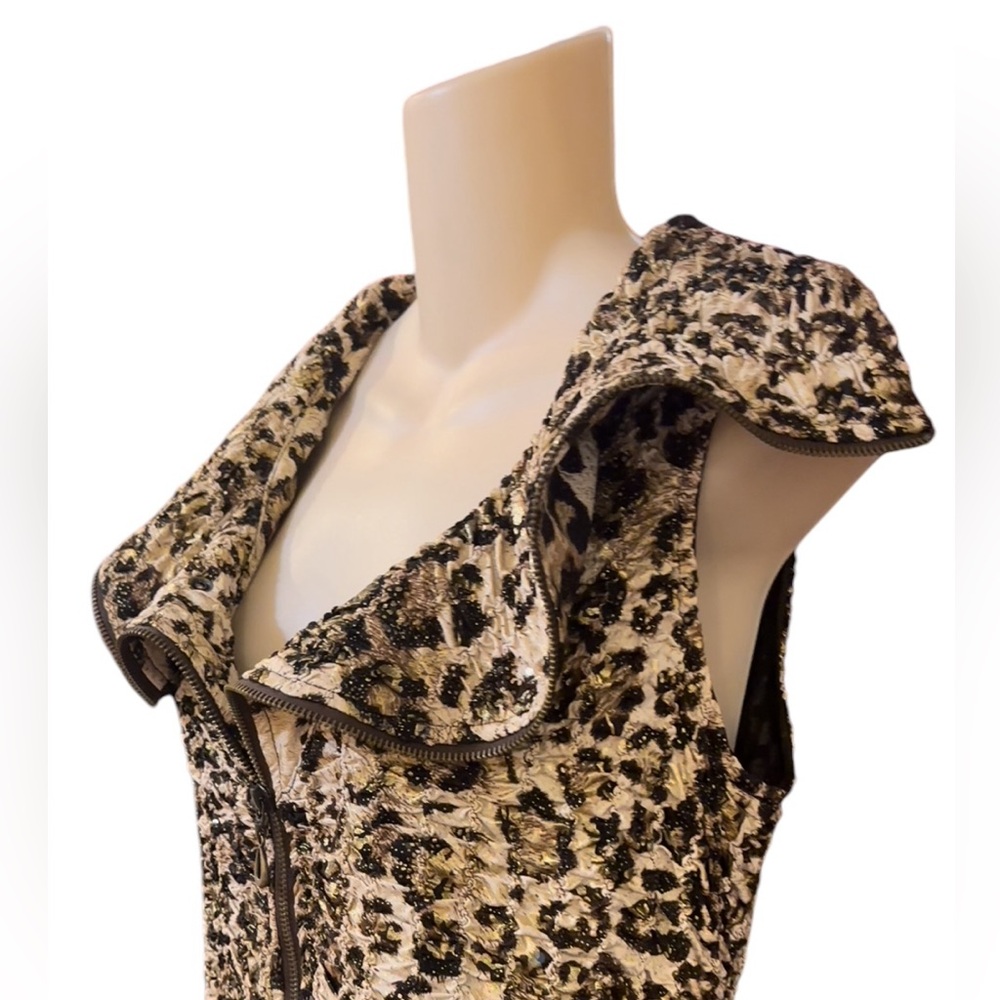 Joseph Ribkoff Animal Print Zip Front Ruffle Collar Vest top - Picture 4 of 12